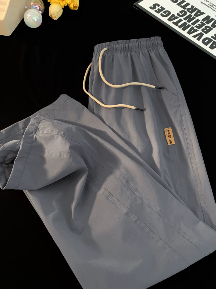 Quần ống đứng cao cấp phong cách tối giản kiểu Nhật của Jeanswest dành cho nam, quần ống rộng đa năng, chất liệu lụa băng mỏng, thoải mái, mặc mùa hè.