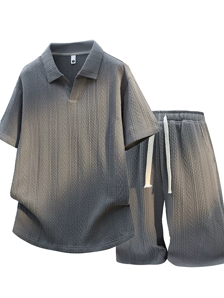 Bộ đồ nam Jeanswest phong cách Mỹ thời thượng, áo sơ mi ngắn tay phối quần, thiết kế cao cấp, rộng rãi, thoáng khí, hai mảnh, mùa hè.