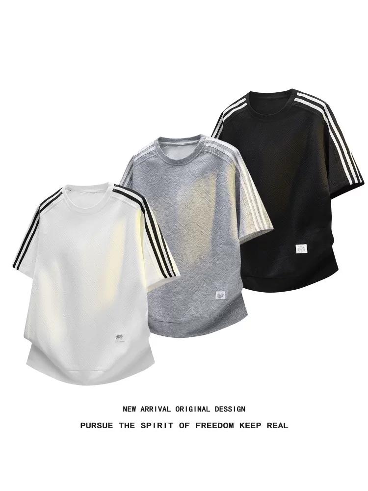 Áo thun cổ tròn ba sọc phong cách Mỹ của Jeanswest dành cho nam, tay áo năm phần tư thoáng khí, thương hiệu thời trang cao cấp mùa hè.