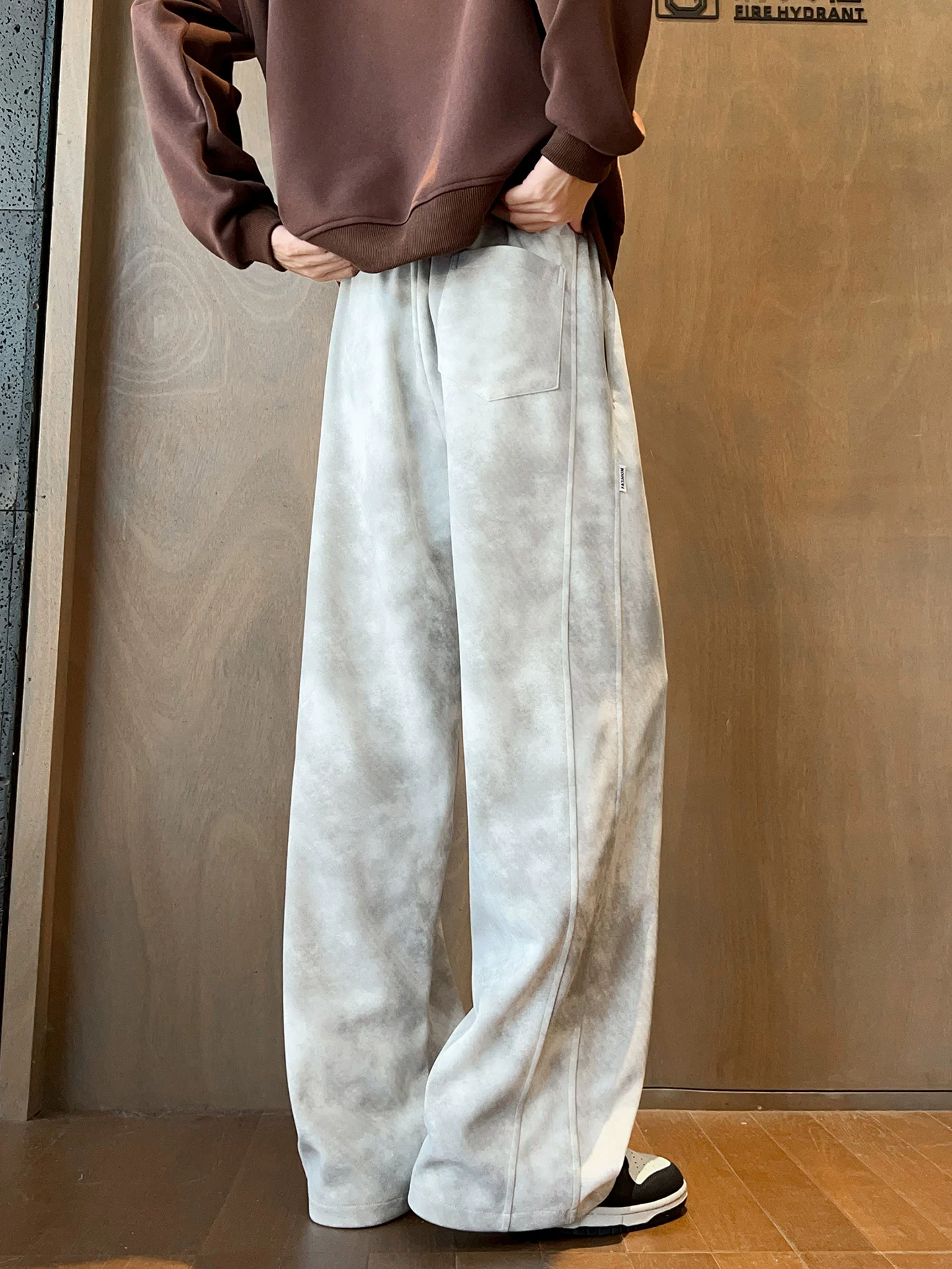 Quần dài nam Jeanswest kiểu Mỹ, họa tiết tie-dye thời thượng, phong cách casual, mẫu mới xuân thu 2026, quần ống rộng dáng thẳng cao cấp.