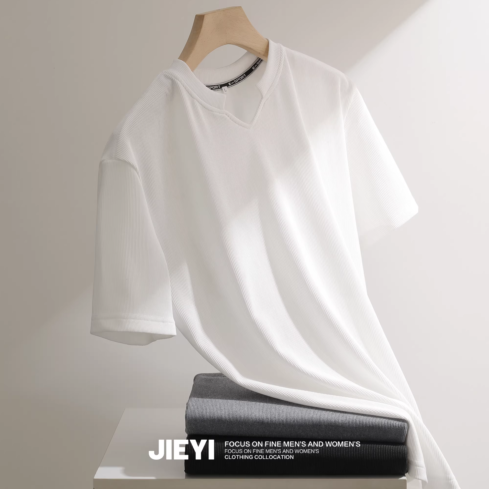 Áo thun nam JIEYI kiểu Nhật cổ V, thiết kế nghệ thuật, thoáng khí, đơn giản, màu trơn, sọc dọc, chất liệu cao cấp, tay ngắn