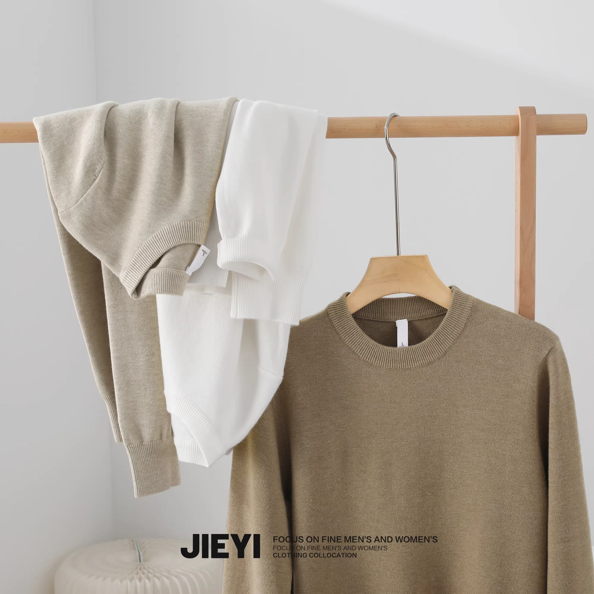 Áo len dệt kim JIEYI Thu/Đông 2025 dành cho nam, áo len cổ tròn màu trơn cổ điển, có thể mặc trong hoặc ngoài.