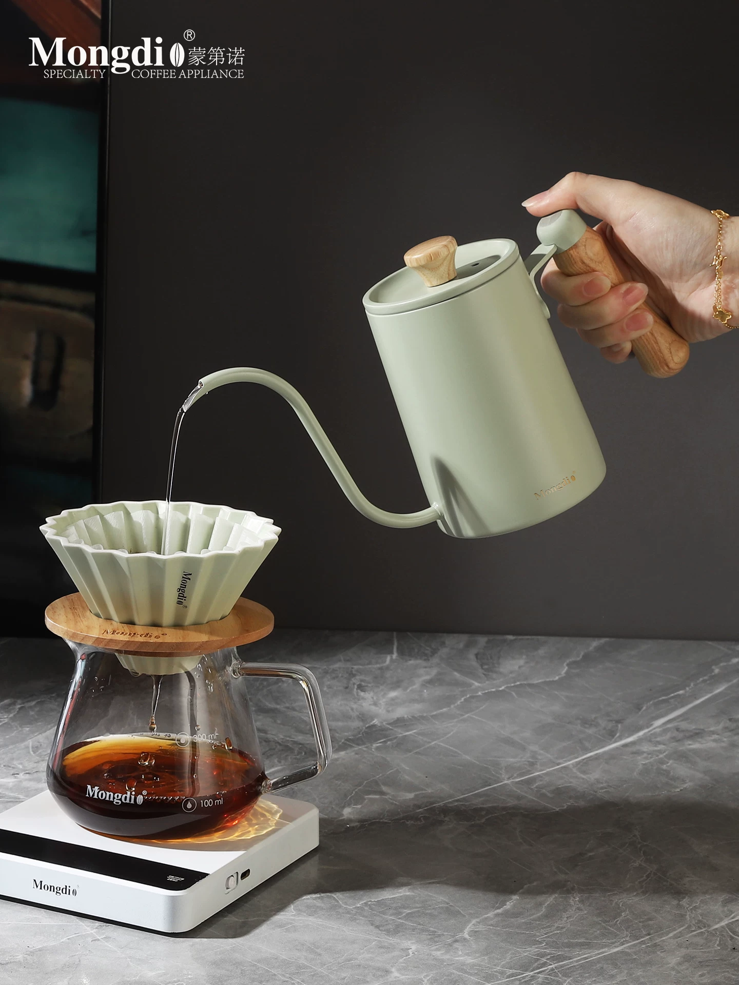 Ấm pha cà phê kiểu Pour-over, ấm pha cà phê kiểu Pour-over có vòi dài, tay cầm bằng gỗ, thép không gỉ, ấm pha cà phê kiểu Pour-over có vòi hẹp.