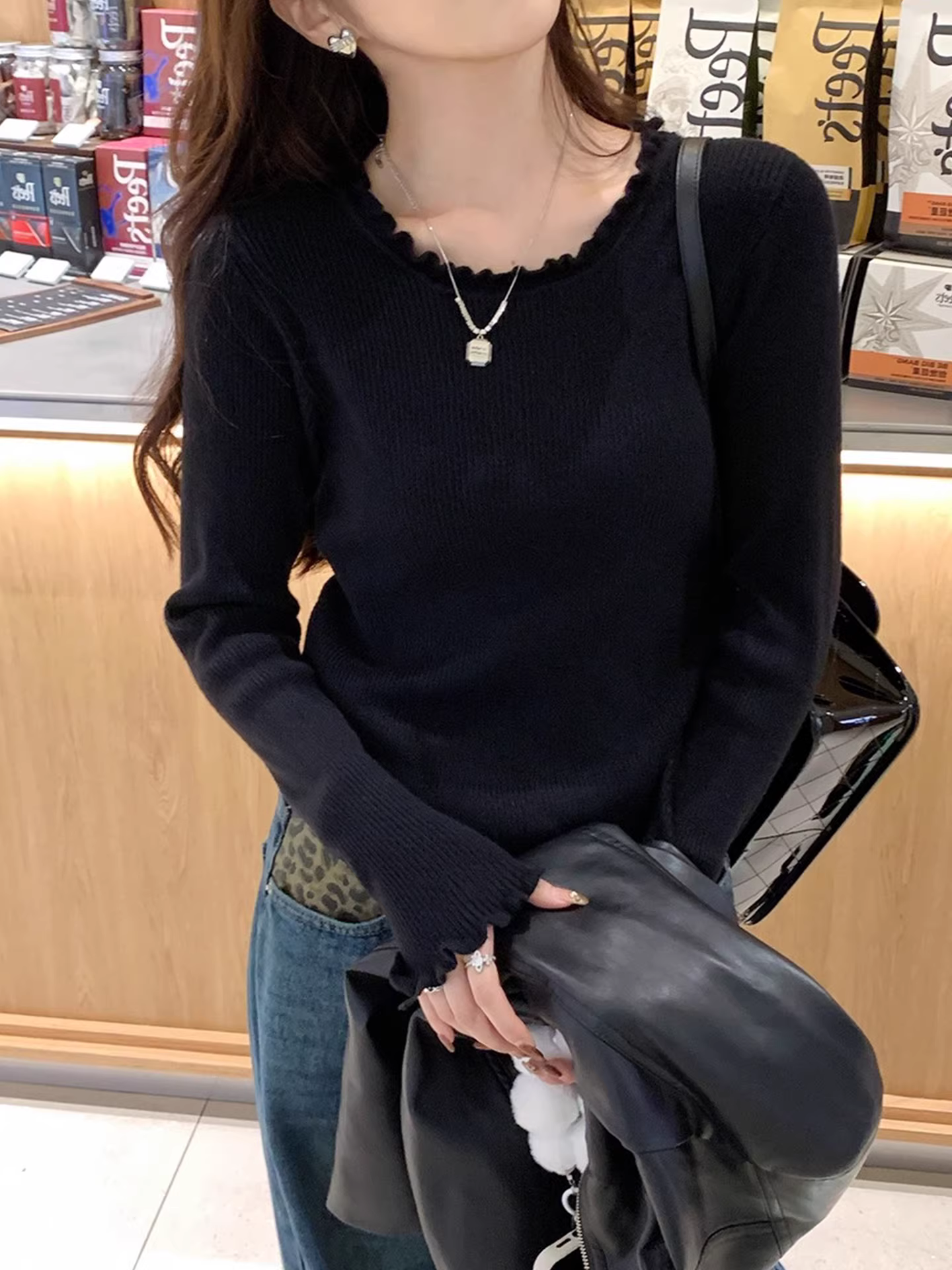 Áo thun nữ kiểu dáng châu Âu, chất liệu dệt kim xếp ly, kiểu dáng ôm body, cổ tròn, thời trang, giảm giá.