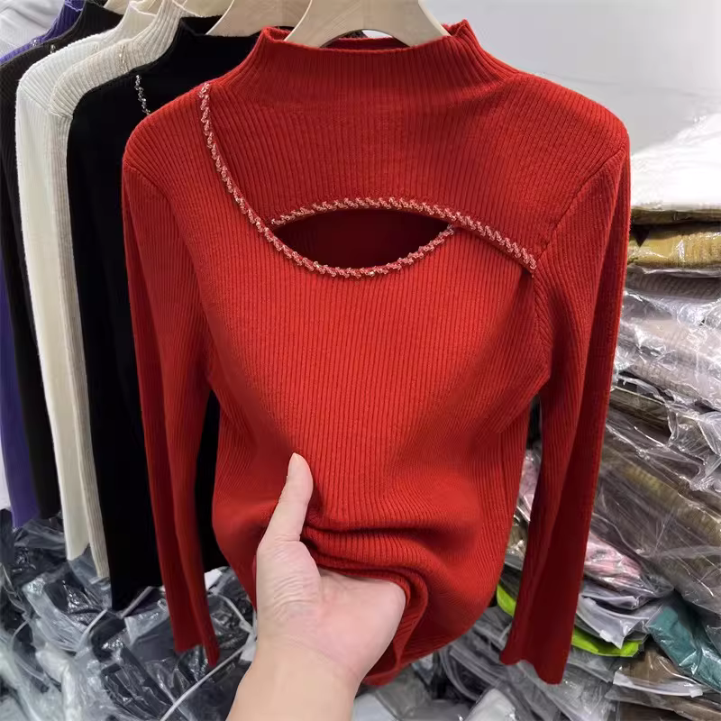 Áo len nữ cổ nửa cao đan móc kiểu châu Âu, phối hạt, mẫu mới thu đông 2024, áo lót thời trang.