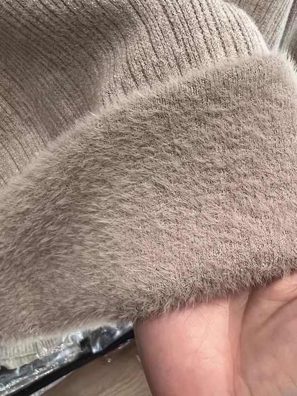 Hàng thanh lý quần áo nữ châu Âu có mác cắt, cổ cao, lót lông cừu, áo lót dày dặn cho mùa thu đông, tích hợp lông cừu, áo len bên trong ấm áp.