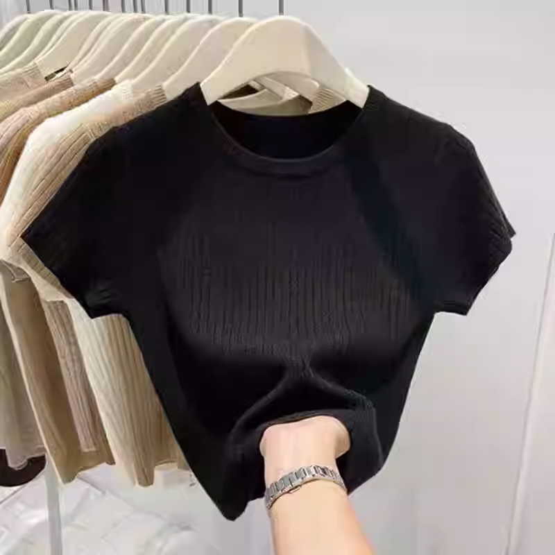 Hàng thanh lý áo nữ, đã gỡ mác, áo thun dệt kim tay ngắn cổ tròn màu trơn, kiểu dáng ôm dáng và thời trang.