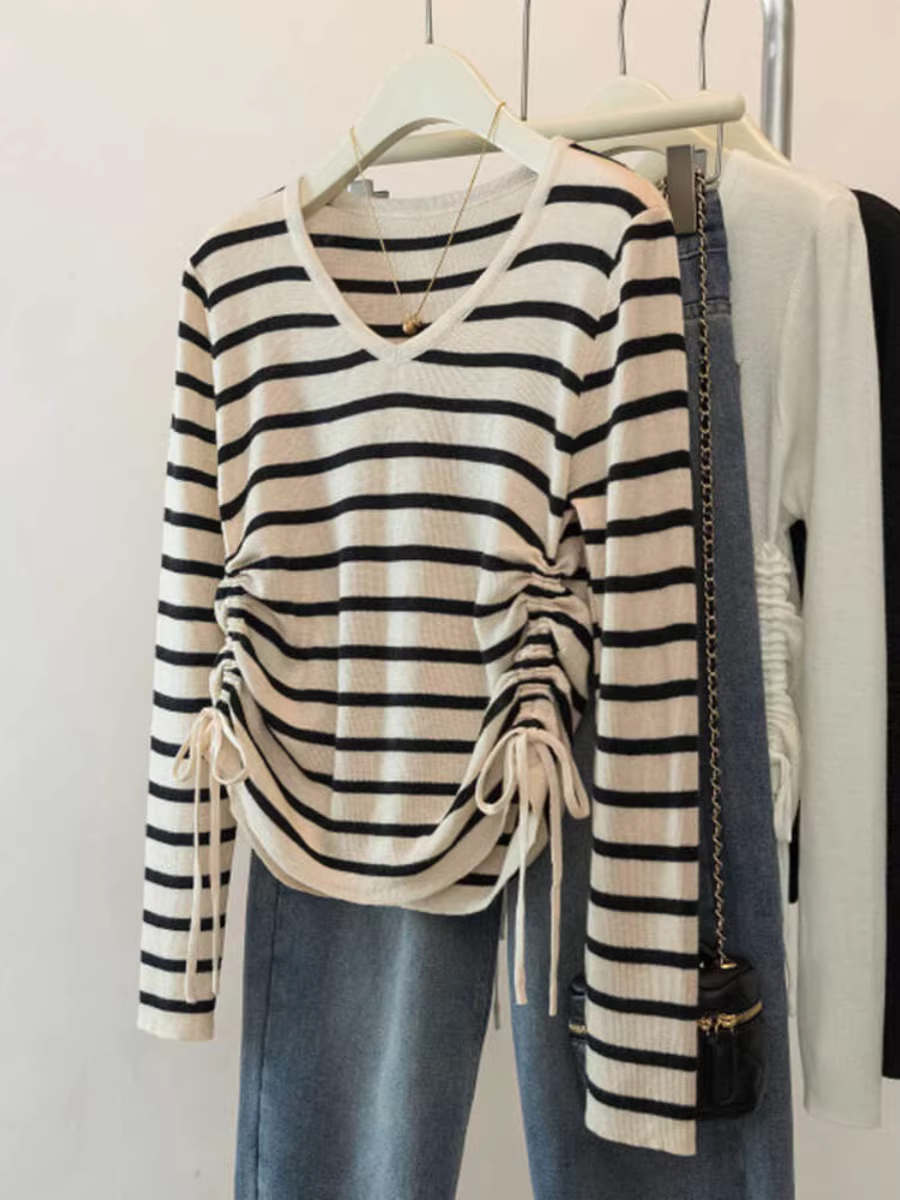 Hàng thanh lý áo nữ kiểu Âu, có mác cắt, áo thun dệt kim cổ V sọc thời trang, dây rút, tay dài, trẻ trung, giảm tuổi tác