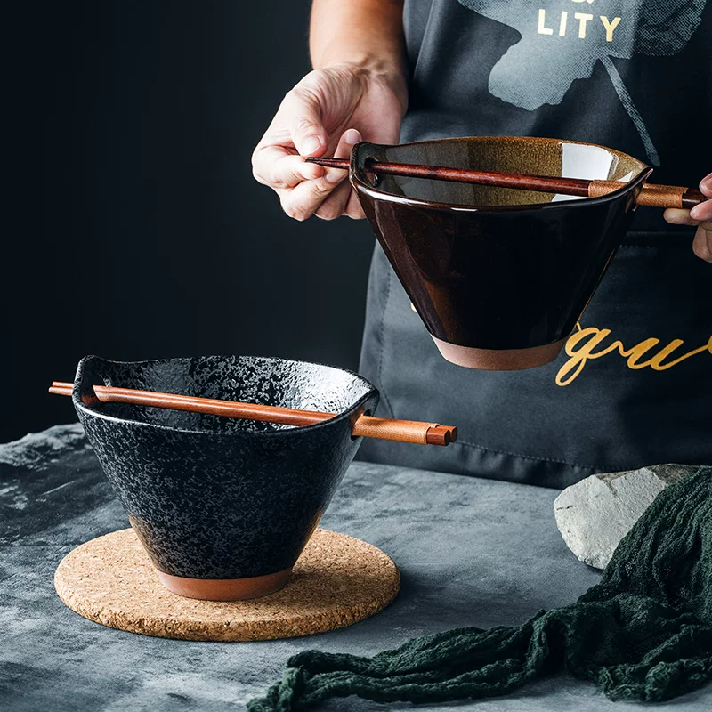Bát mì gốm sứ kiểu Nhật cổ điển với lớp men sáng tạo, bát súp gia dụng, bát đựng salad trái cây, bát đựng đũa có hai quai cá nhân hóa.