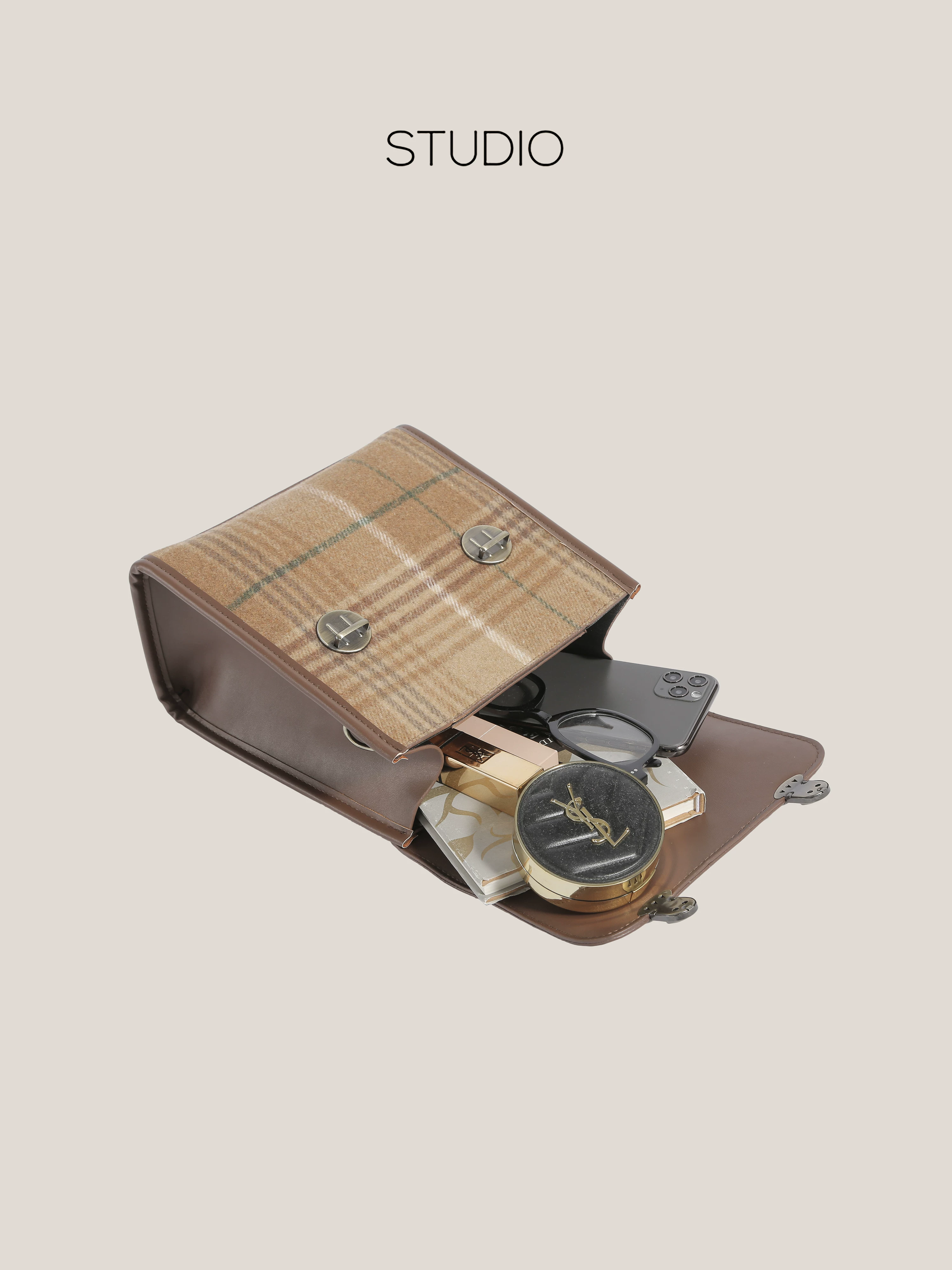 Ba lô Hàn Quốc thời trang nữ 2025, kiểu dáng mới, phong cách retro, chất liệu len kẻ caro, dành cho học sinh, sinh viên, đi làm hàng ngày.