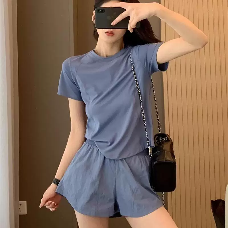 Bộ đồ thể thao thời trang nhanh khô thoáng khí, áo phông ngắn tay quần short, tập luyện thể dục nữ 2025, bộ đồ yoga