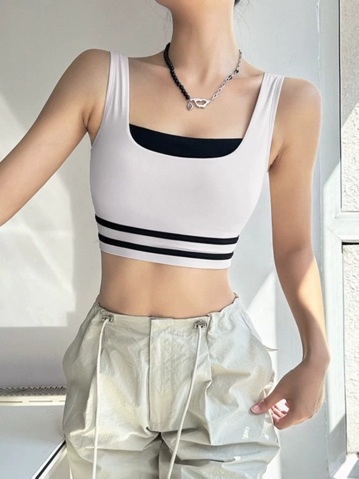 Áo ngực thể thao dành cho nữ với thiết kế thẩm mỹ cao, phối màu, chống sốc, nâng đỡ ngực bên, áo tập yoga, tập thể dục, áo ngực chạy bộ.