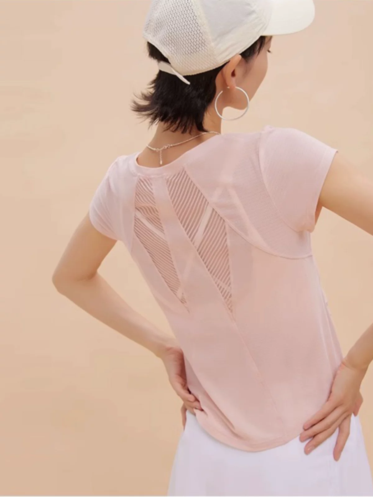 Áo tập yoga nữ tay ngắn xếp ly mỏng, nhanh khô, dáng rộng, kiểu mới hè 2025, áo thun mỏng thời trang