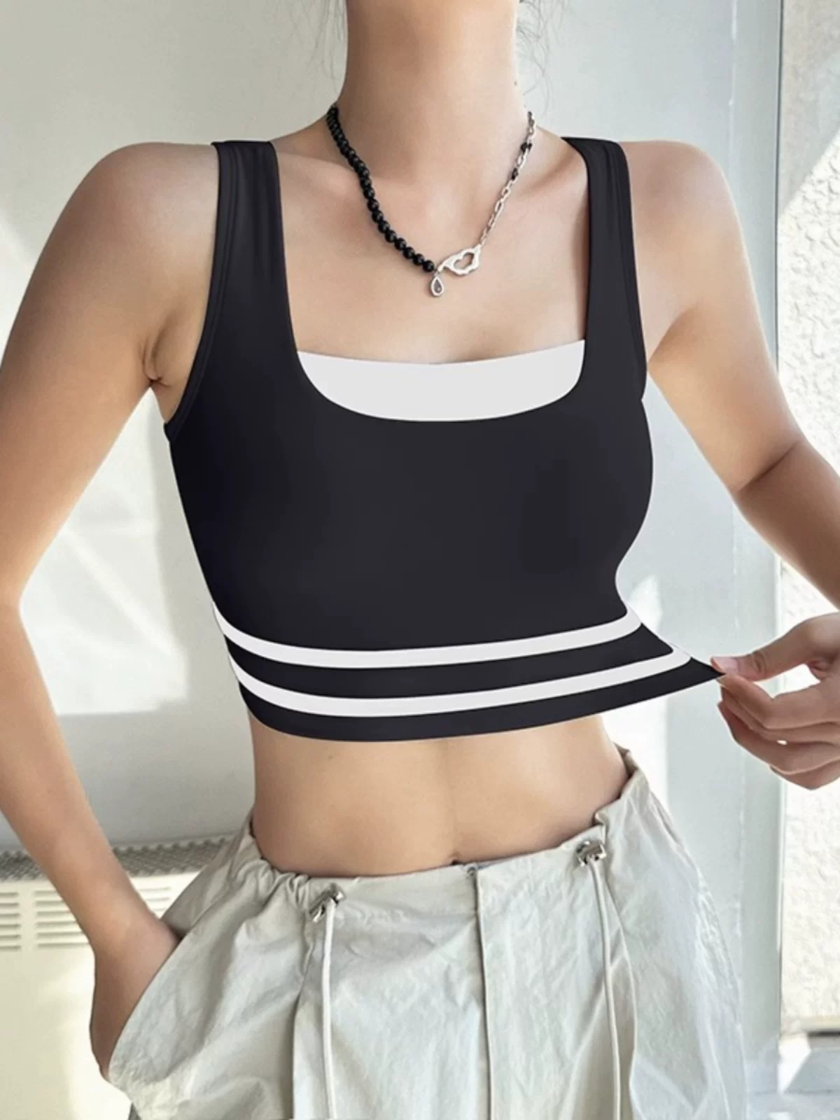 Áo ngực thể thao dành cho nữ với thiết kế thẩm mỹ cao, phối màu, chống sốc, nâng đỡ ngực bên, áo tập yoga, tập thể dục, áo ngực chạy bộ.