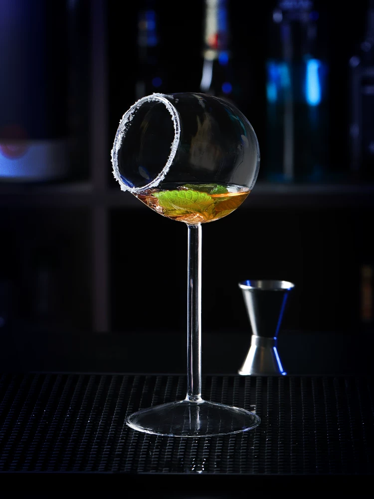 Ly cocktail phân tử sáng tạo, ly cá nóc cá nhân hóa, ly hình bạch tuộc, ly martini, ly sâm panh thời thượng