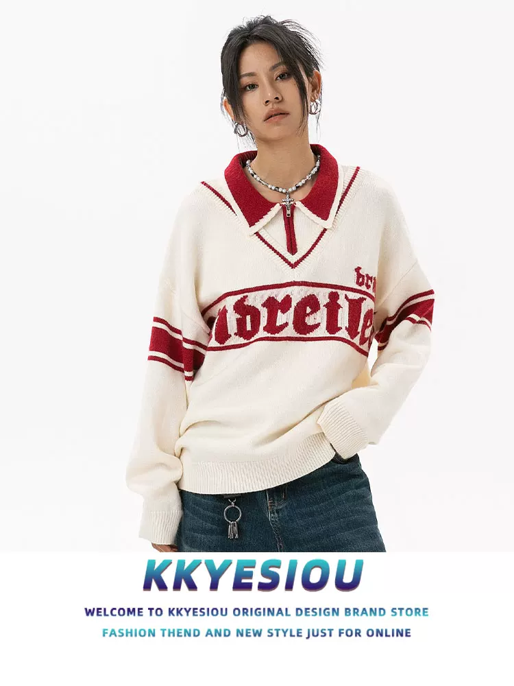 Áo len dệt kim phong cách preppy màu trắng đỏ tương phản kiểu Mỹ cổ điển KKyesiou dành cho nam và nữ, kiểu dáng lười biếng thêu họa tiết cổ POLO.