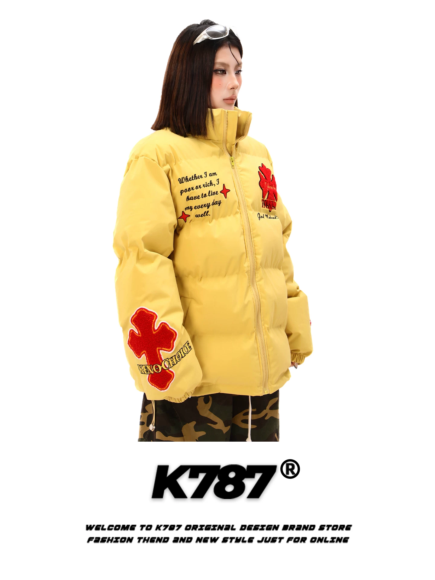 Áo khoác cotton cổ đứng thêu họa tiết phong cách Mỹ K787 dành cho nam và nữ, dáng rộng, ấm áp và dày dặn, áo khoác cotton màu vàng dành cho cặp đôi.