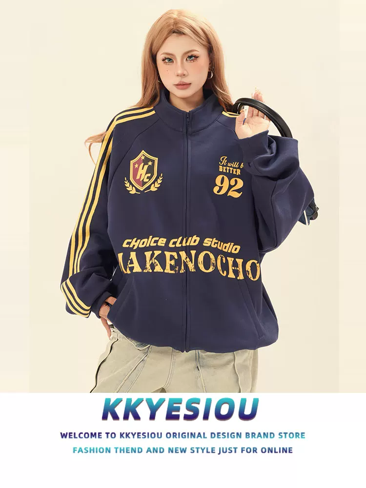 Áo khoác nỉ unisex cổ đứng, kiểu dáng thể thao, phong cách retro Mỹ, có chữ in, thiết kế rách cá tính, khóa kéo, thương hiệu KKyesiou.