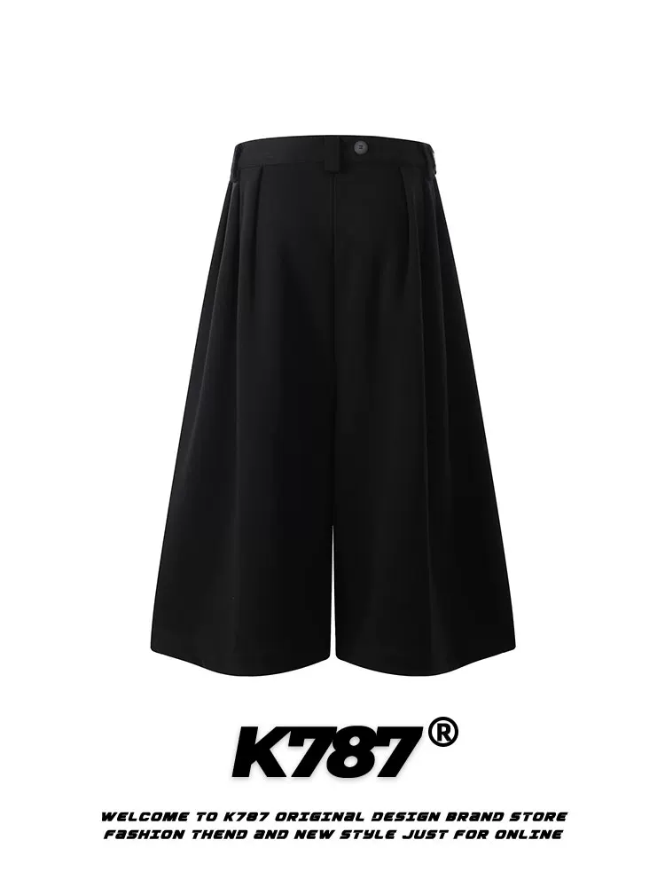 Quần âu ống rộng, cạp cao, chất liệu dày dặn, màu trơn, kiểu dáng đa năng, unisex, phong cách retro Mỹ, dáng thẳng, dài đến giữa bắp chân.