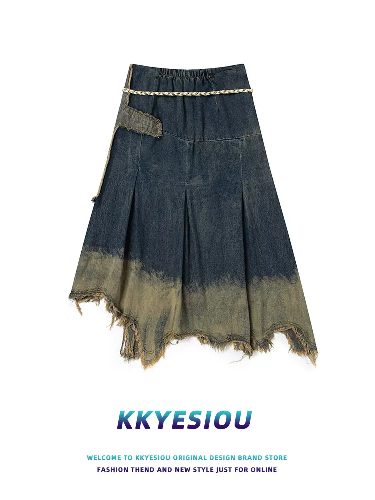 Váy denim xẻ tà phong cách retro Mỹ của KKyesiou, kiểu dáng năng động, phối dây buộc, chất liệu denim đã qua xử lý, dáng chữ A.