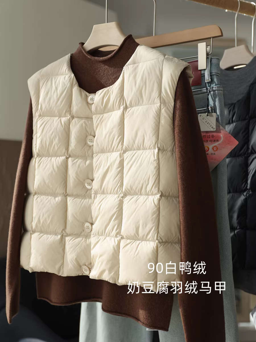 Áo vest làm từ đậu phụ sữa! 90% lông vịt trắng, đa năng để phối lớp, áo khoác không tay nhẹ, ấm áp, rộng rãi dành cho nữ, mới cho mùa thu đông.