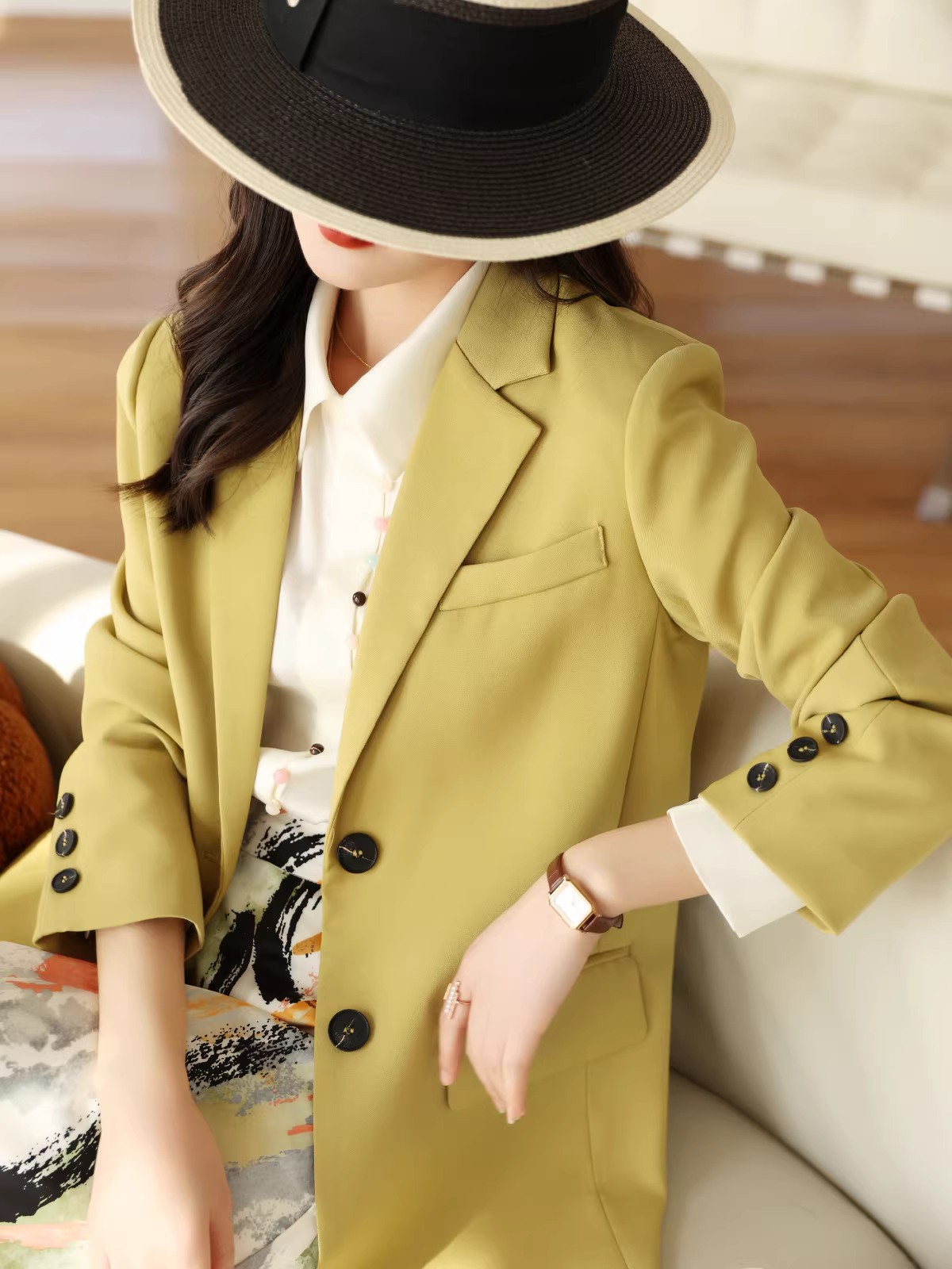 Áo vest nữ màu trơn, dáng rộng, đơn hàng khuy, chất liệu không nhăn, phong cách công sở mùa xuân mới.