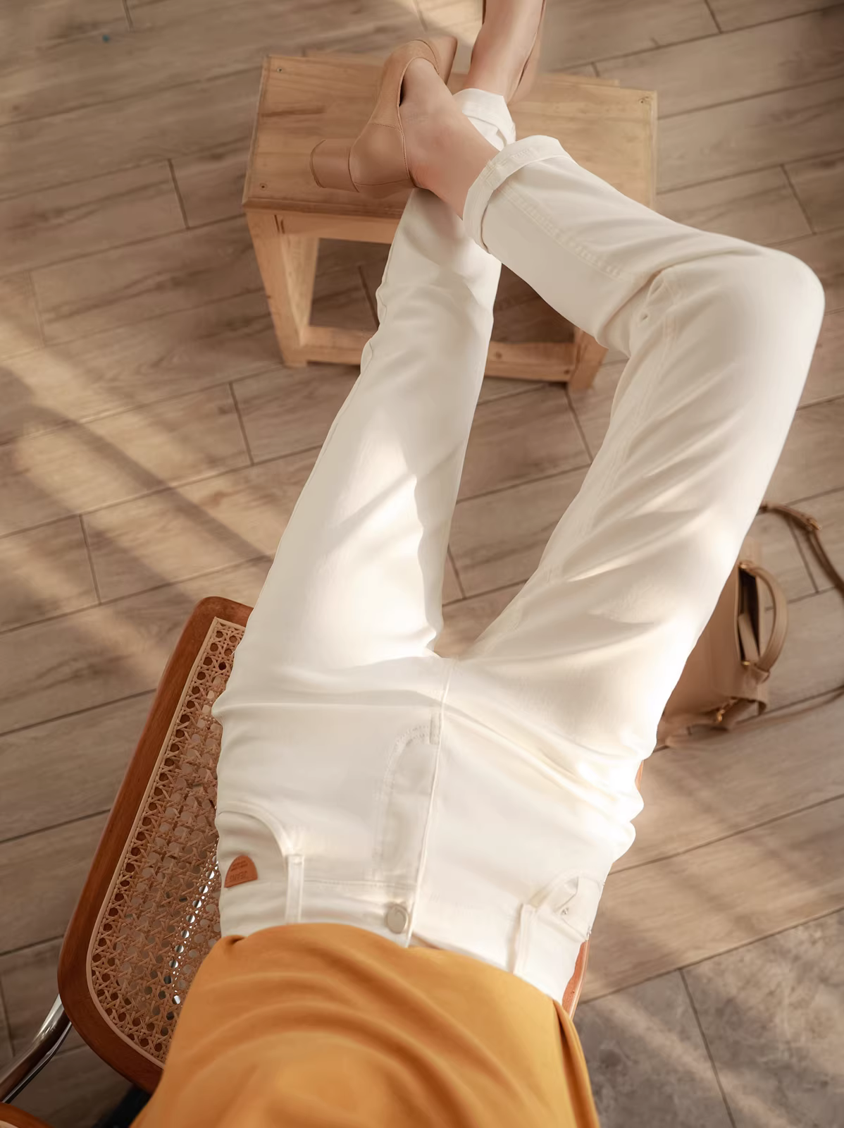 Đầu xuân mới về quần jean ống đứng cạp cao màu trắng nhạt dành cho nữ quần trắng quần nữ thường ngày