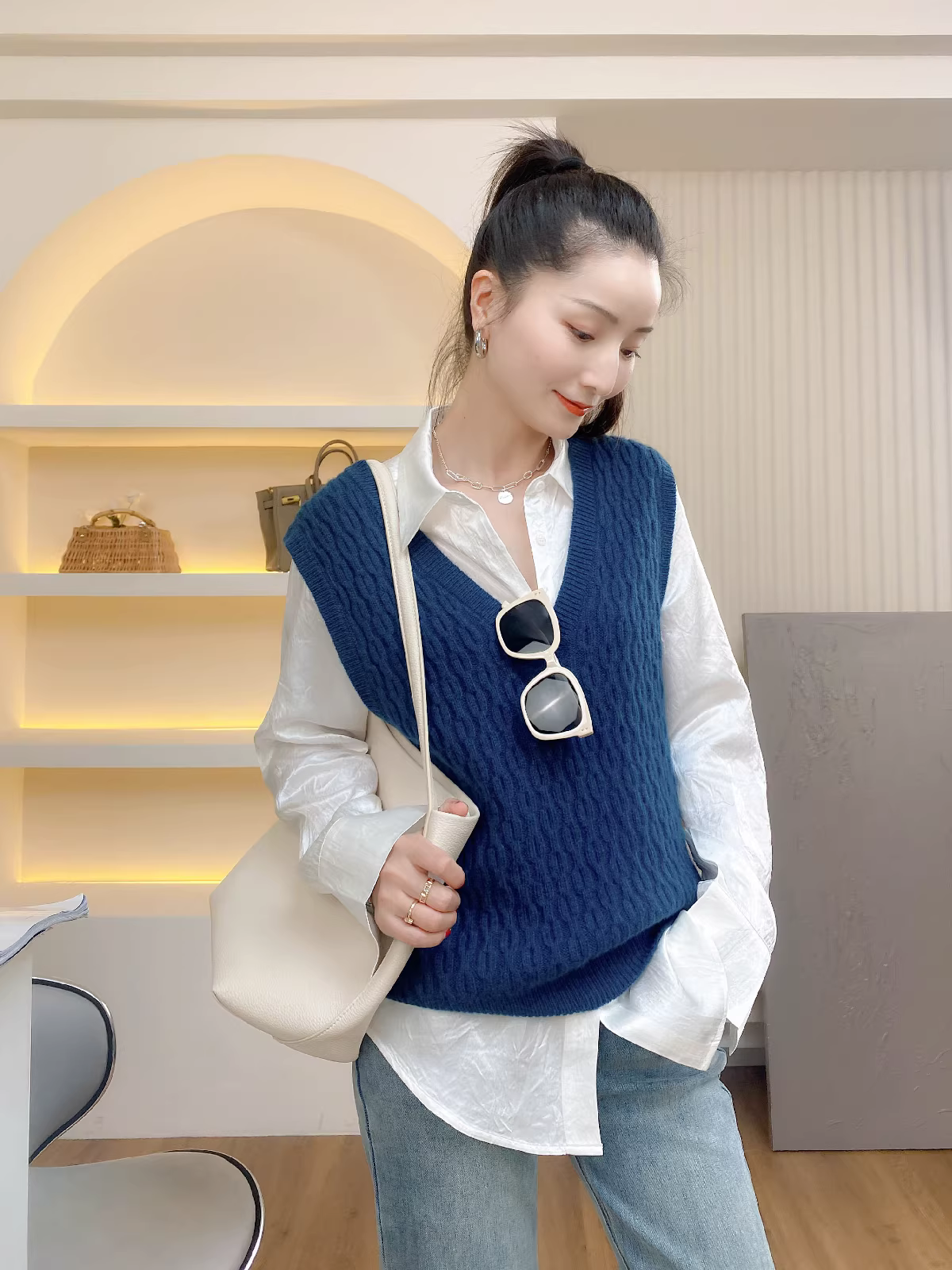 Xả kho! Giá cực tốt! Áo len dệt kim cổ V toàn len cho nữ.