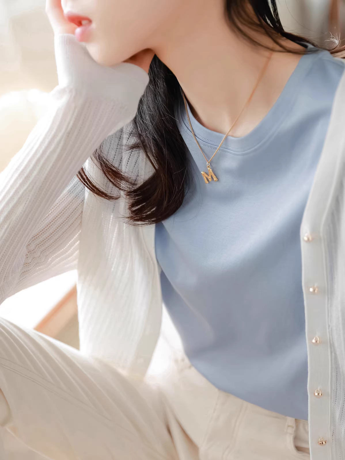 Áo thun nữ tay ngắn cổ tròn màu trơn chất liệu lụa pha dáng rộng, kiểu dáng suông, mặc mùa hè