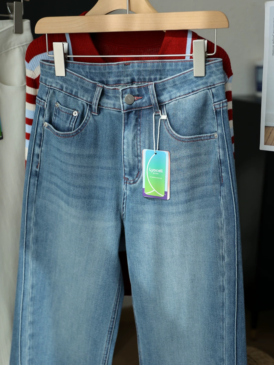 Quần bootcut ống rộng, dáng thẳng, phù hợp với người nhỏ nhắn! Quần jean co giãn bốn chiều, linh hoạt, sành điệu, tôn dáng, cạp cao dành cho nữ trong mùa thu.