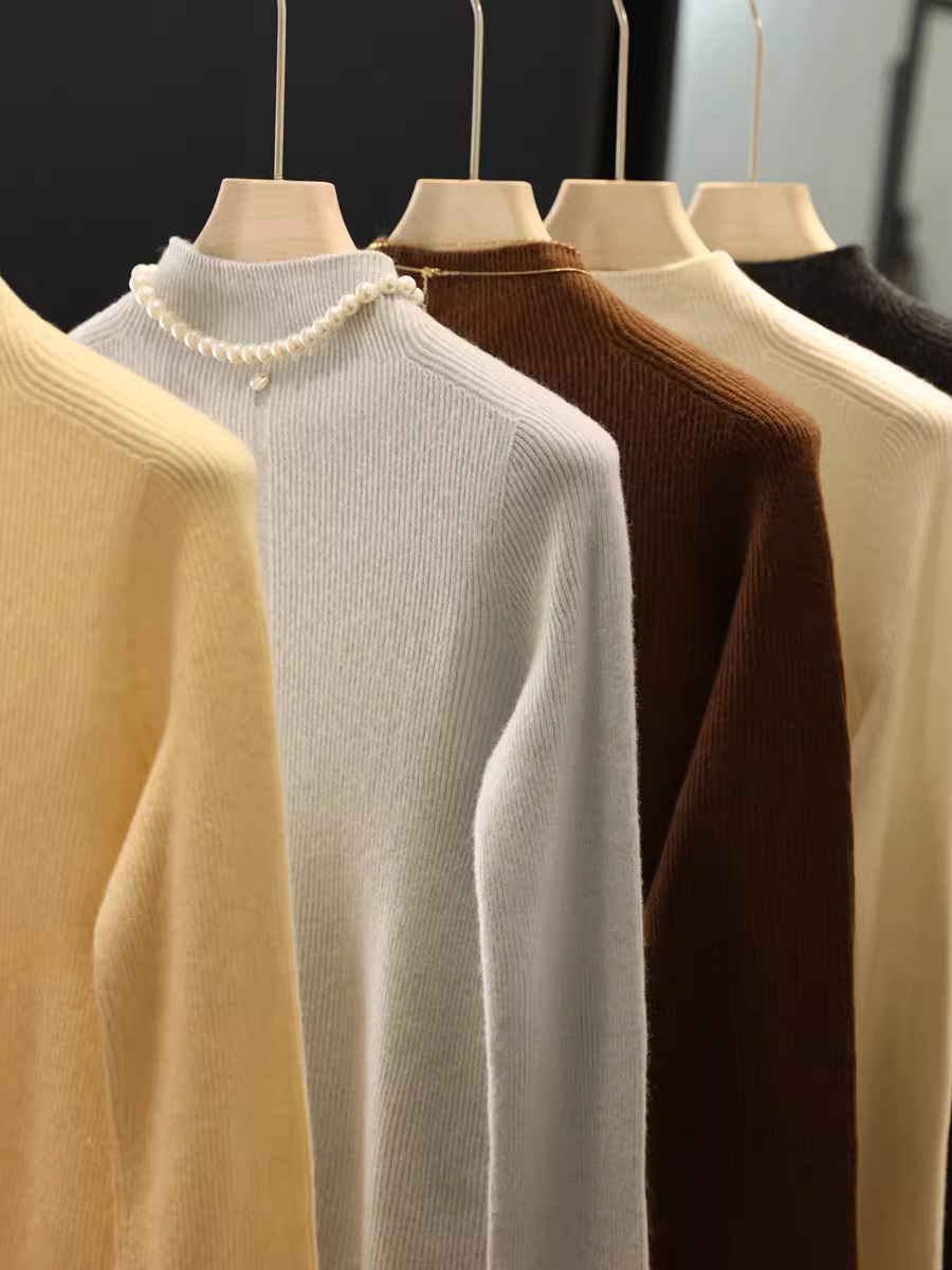 Mềm mại như mây! Áo len dệt kim ôm sát cổ nửa cao, chất liệu 100% len, không đường may, thích hợp cho mùa thu và mùa đông.