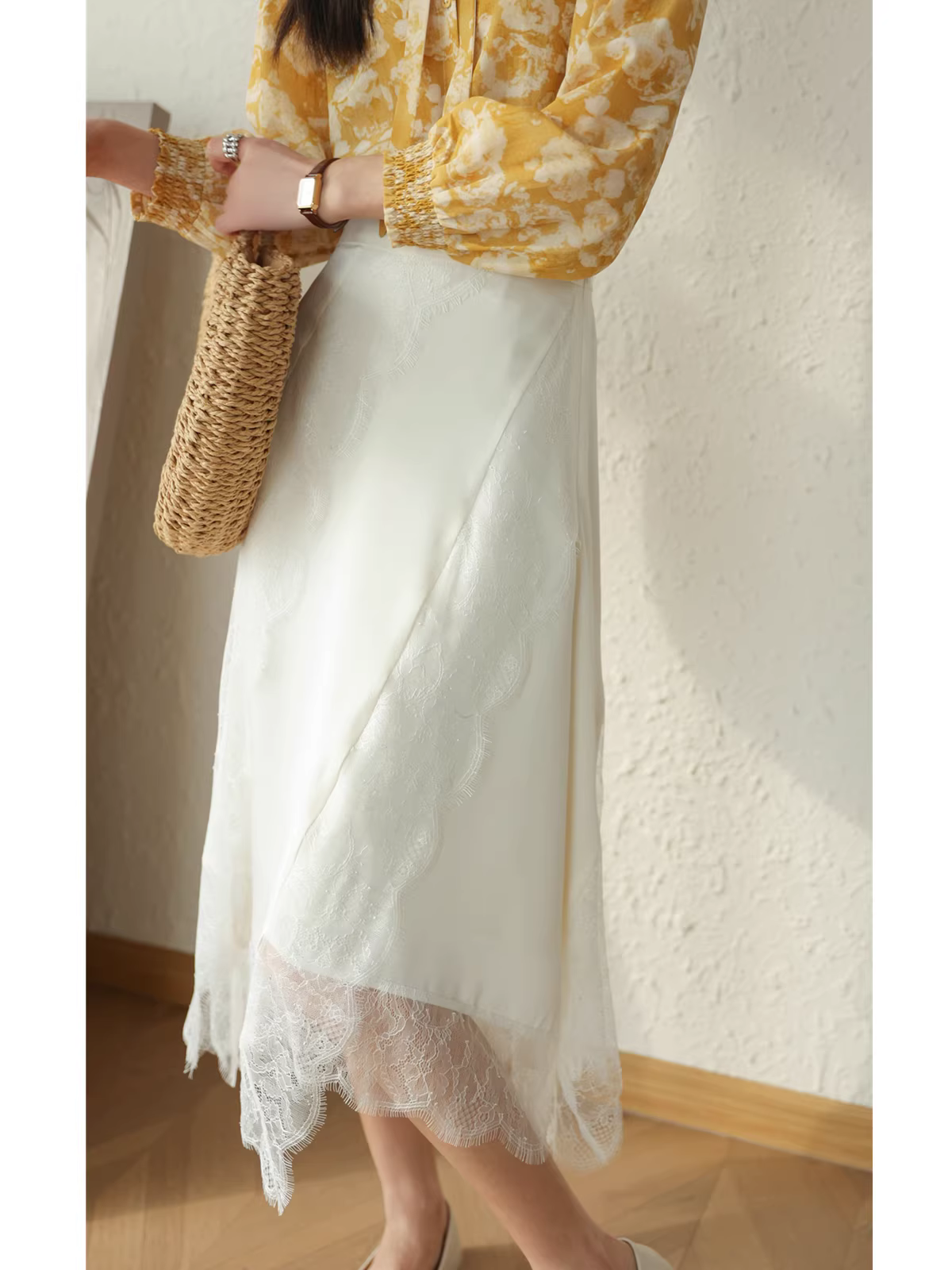 Phong cách lãng mạn và hơi say rượu của Pháp, váy chữ A lưng cao bằng vải satin ren lông mi, váy đa năng màu trơn dành cho nữ, mùa xuân và mùa hè.