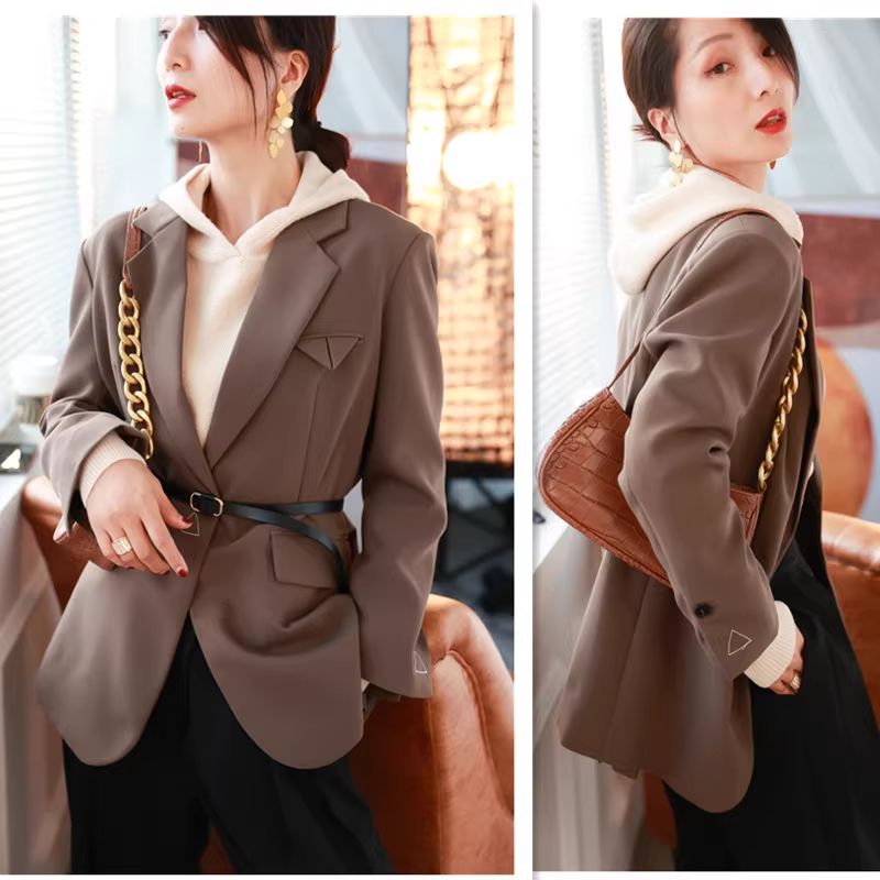 Chất lượng tốt, thông minh và tôn dáng! Thiết kế cao cấp, dễ hiểu với trang trí dây lưng và ve áo khía, bộ vest công sở dành cho nữ mùa thu.