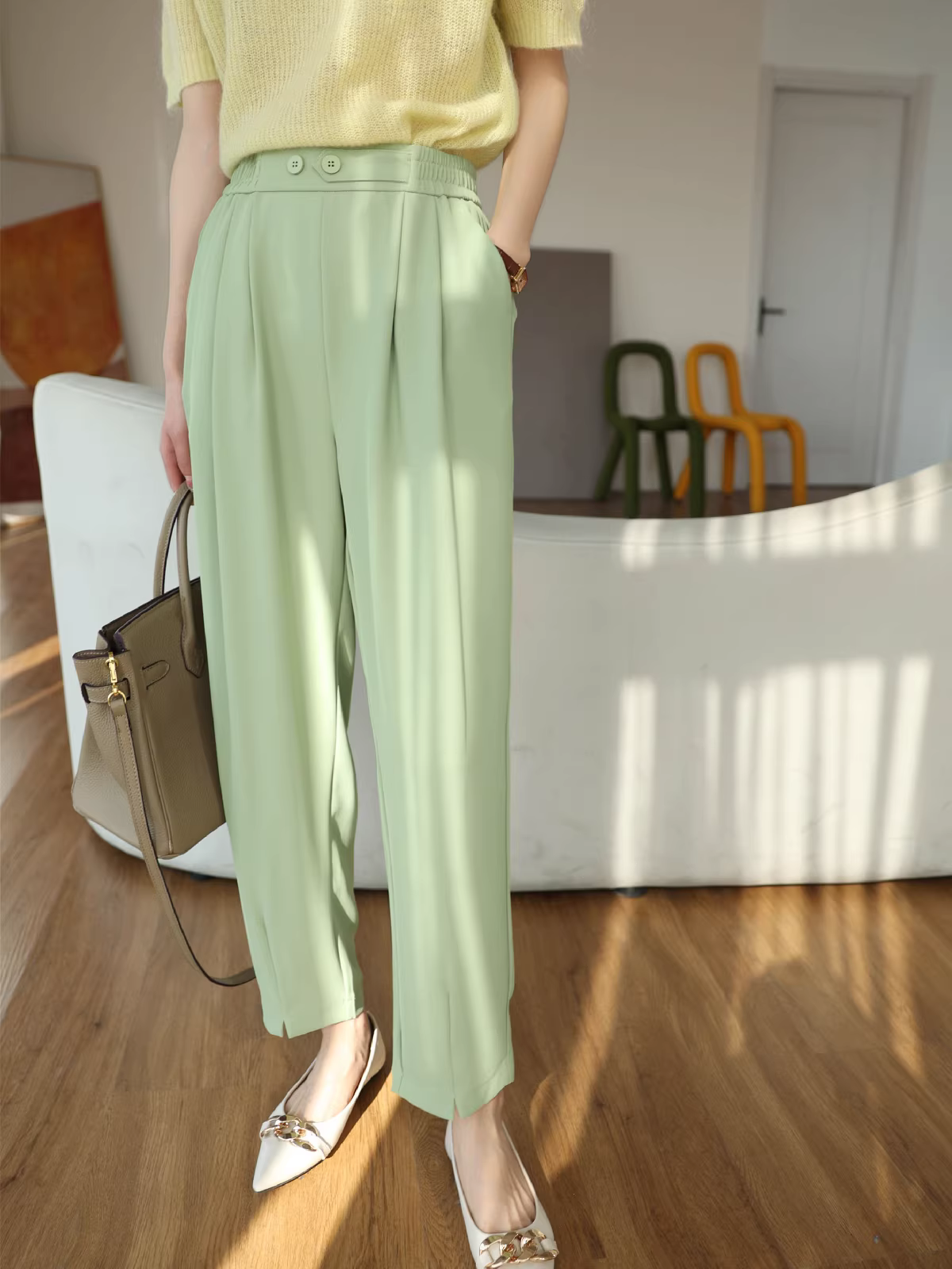 Quần dài bằng vải lụa mùa xuân và mùa hè, mát mẻ và thoáng khí, không nhăn, cạp cao, thon gọn, quần dài co giãn có hai khuy, kiểu dáng thường ngày dành cho nữ.