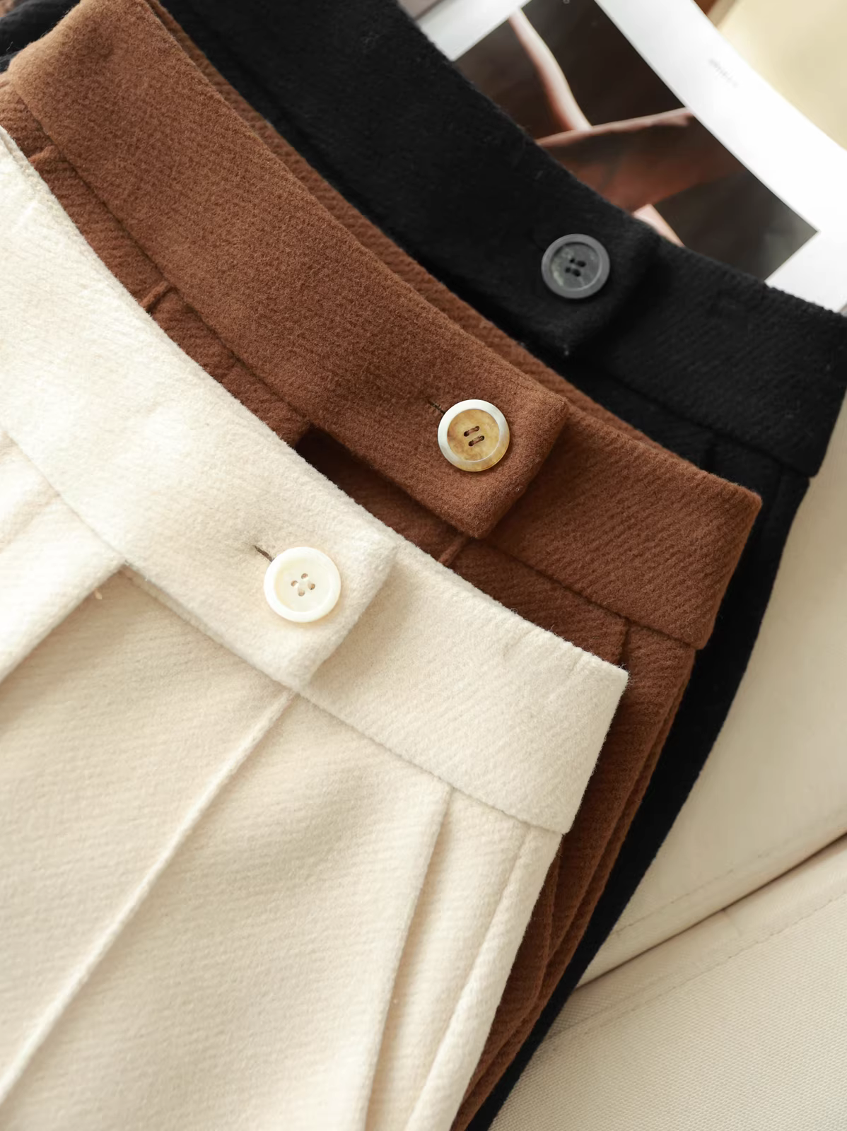 Nhiệt độ và kiểu dáng đều rất quan trọng: Quần len thô kiểu Anh 650g có cảm giác như nhung, dày dặn dành cho mùa đông của phụ nữ, quần kiểu thuốc lá mới.