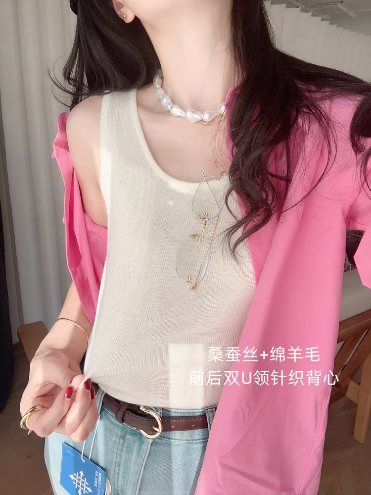 Một món đồ không thể thiếu! Áo len dệt kim không tay cổ chữ U kép, chất liệu tơ tằm dâu tằm + len cừu, thân thiện với da và mềm mại, giúp thon gọn dáng người dành cho nữ.