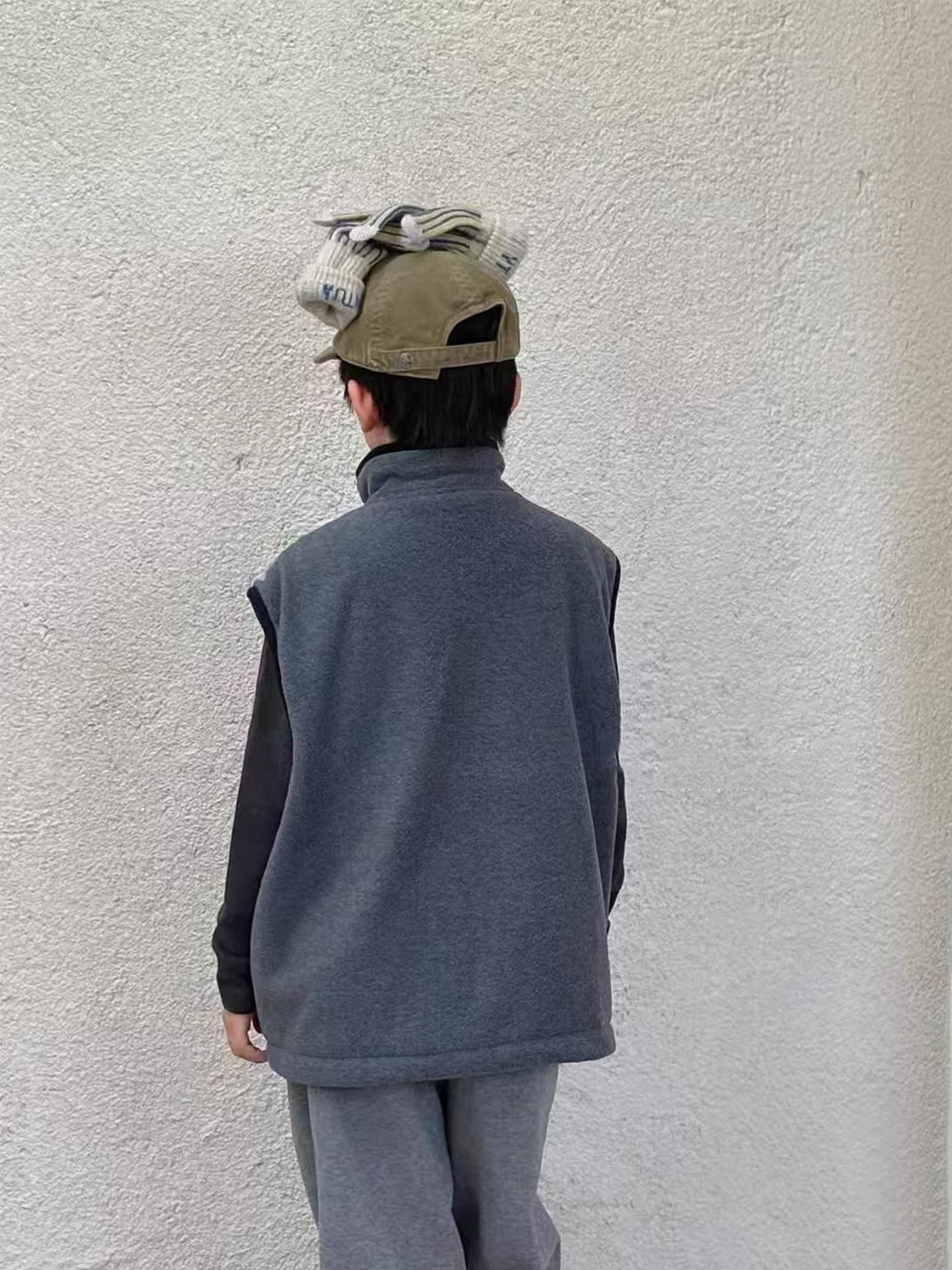 Áo gile nỉ cổ đứng đa năng cho bé trai và bé gái, mẫu mới mùa đông 2025, áo không tay trẻ em thời trang