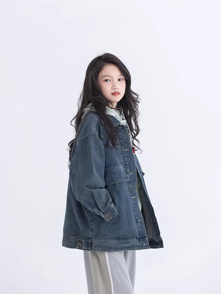 Áo khoác trẻ em xuân 2025, quần áo trẻ em cho bé trai và bé gái, kiểu denim cũ xước, phong cách thường ngày, đa năng, có ve áo, dành cho trẻ lớn hơn