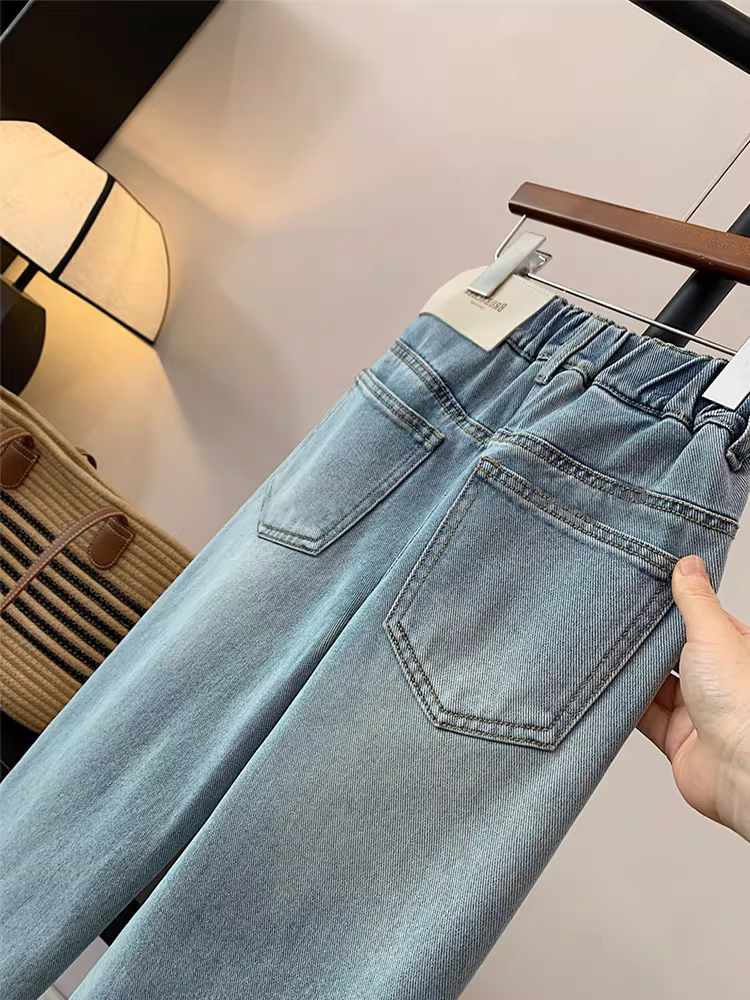 Quần jean đơn giản, đa năng, có túi, kiểu dáng mùa xuân/hè 2025, quần ống rộng thẳng, dành cho trẻ lớn hơn.