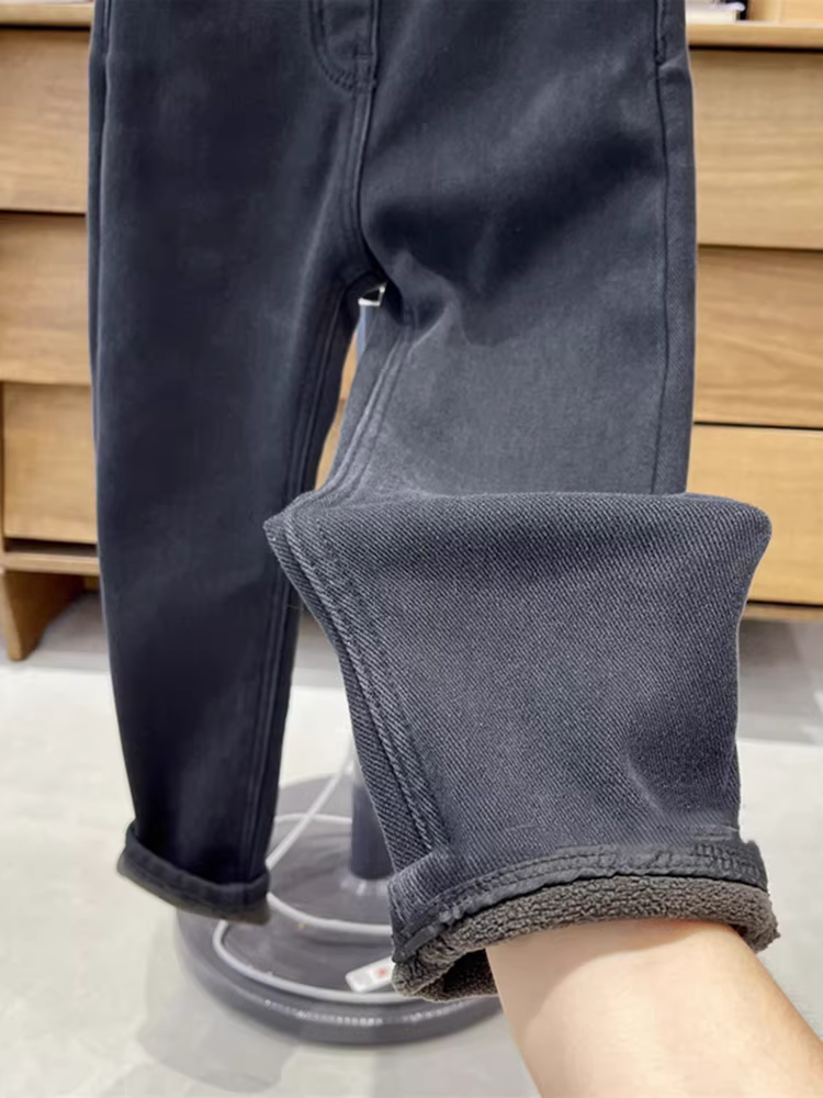 Quần jean trẻ em mùa thu đông 2025 kiểu mới, quần bò dày lót lông cừu cho bé gái, dáng ôm thẳng