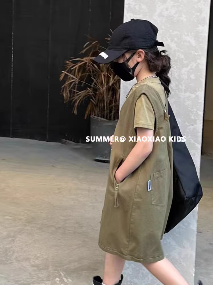 Quần đùi yếm bé gái hè 2025 kiểu mới quần kiểu Hàn Quốc thời trang năng động quần cargo trẻ em hè quần năm phần