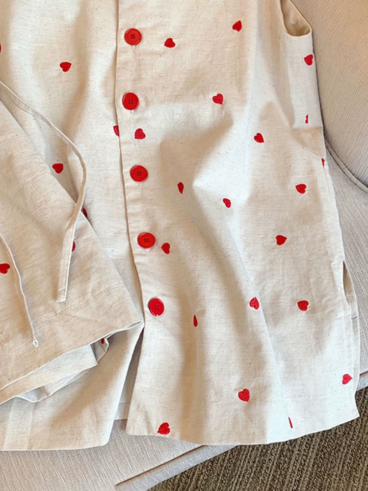 Bộ đồ thêu hình trái tim bằng vải lanh dành cho bé gái mùa hè phong cách mới thời trang áo vest quần short hai mảnh dành cho trẻ lớn hơn