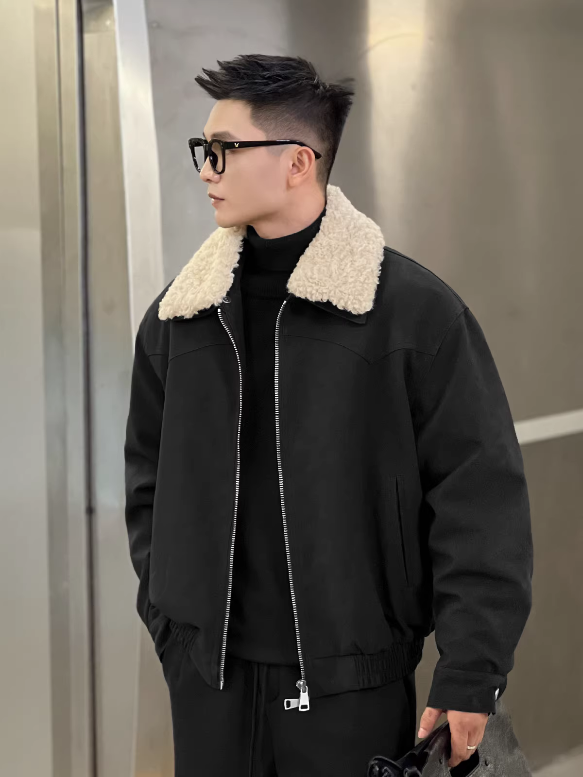 Bộ trang phục số 22: Áo khoác cotton dày dặn, chống gió, lót lông cừu, cổ đứng, chất liệu lông cừu mềm mại, ấm áp