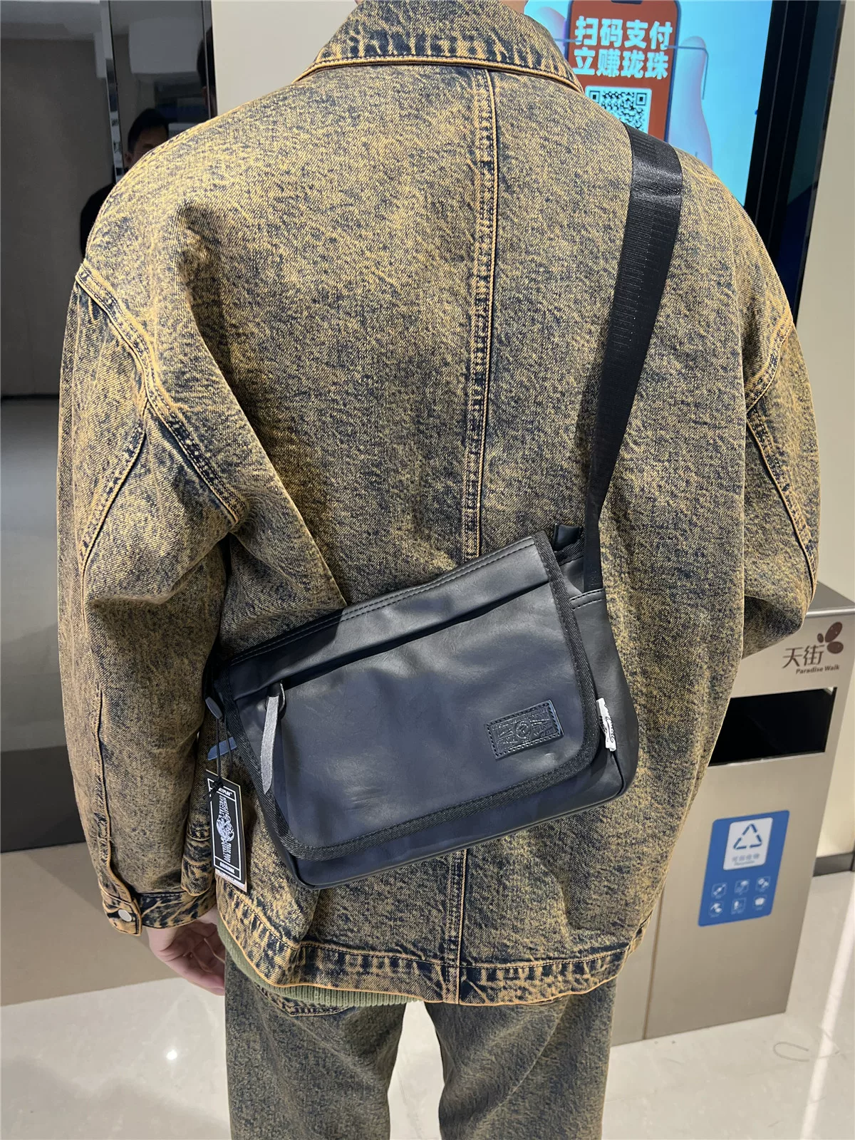 Túi đeo vai nam Howplay chất liệu da thật thông thường Túi xách nam Nhật Bản và Hàn Quốc ba lô thời trang có nắp lật túi đeo chéo thương hiệu hợp thời trang