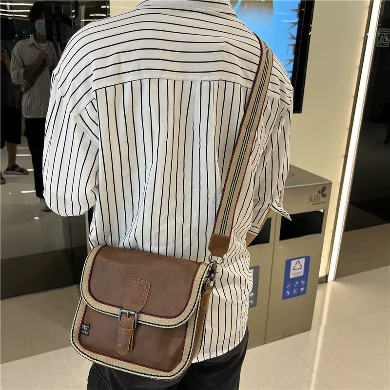Túi đeo chéo nhỏ sọc thời trang Threebox dành cho nam giới, phong cách retro giản dị, túi đeo vai bằng da mềm kiểu Nhật Bản và Hàn Quốc có khóa, túi xách nữ