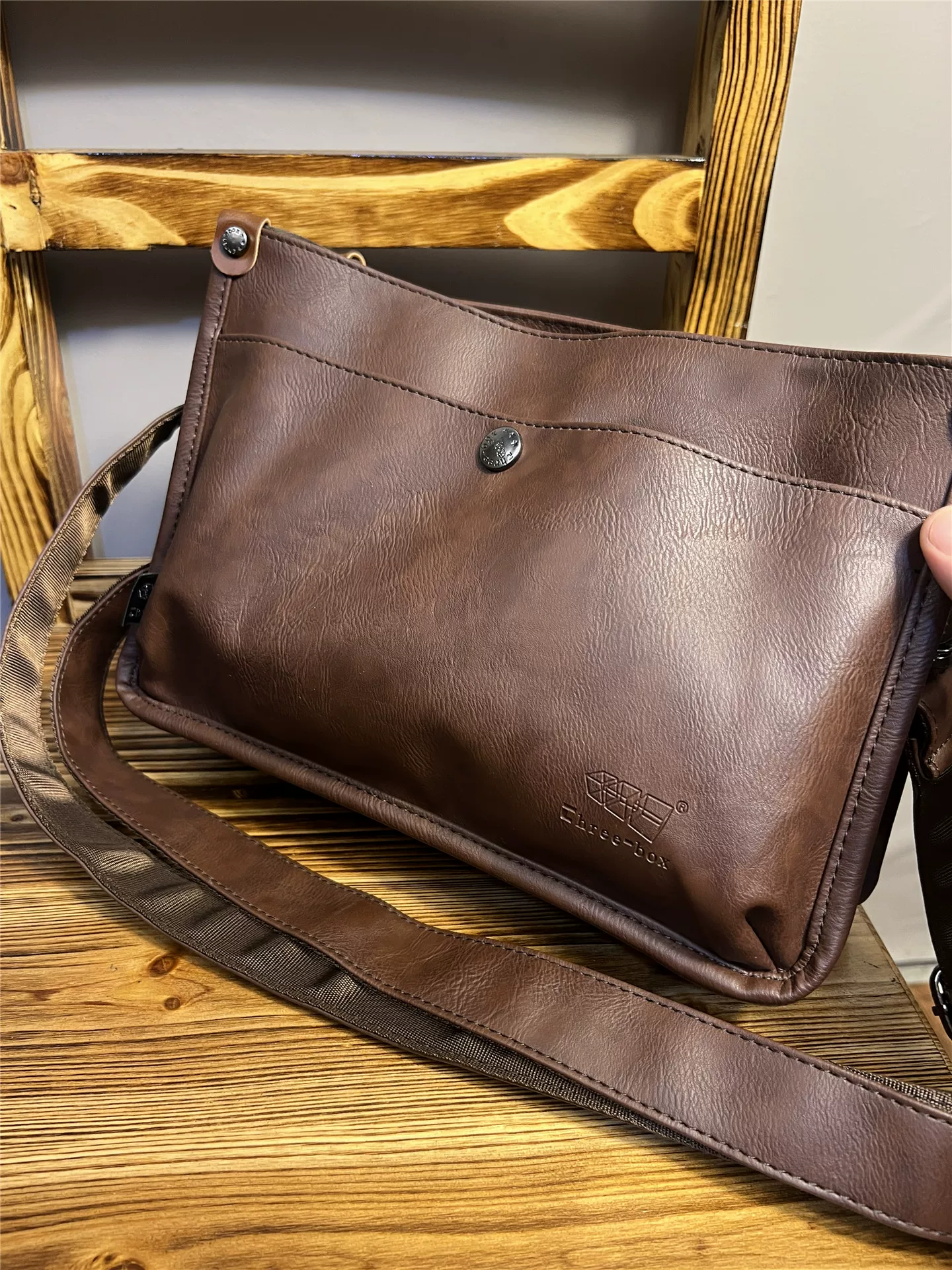 Ba hộp túi đeo vai nam mới, túi đeo chéo thông thường kiểu ins, túi du lịch ngắn ngày đeo chéo có khóa kéo đơn giản.