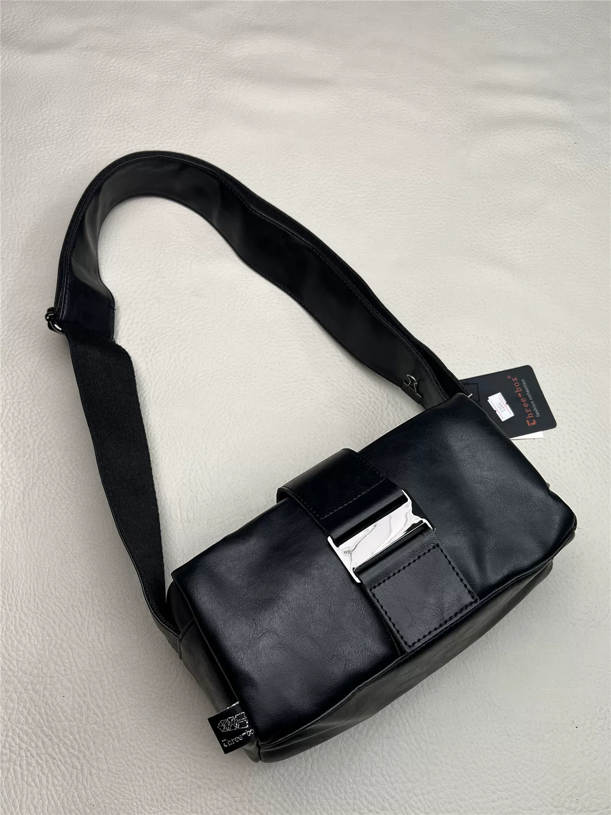 Túi đeo vai nam phong cách Trung Hoa Threebox, túi đeo chéo thời trang, túi đeo chéo thể thao thương hiệu thời thượng, kiểu dáng xe máy cá tính.