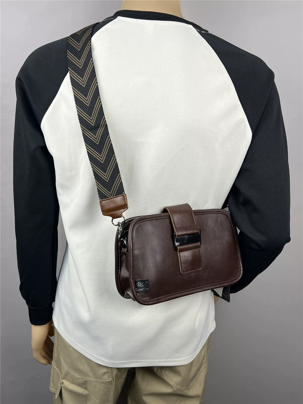Túi đeo chéo thời trang nam 2025, túi nắp gập nhiều màu sắc, túi đeo vai unisex, túi đeo chéo retro, túi nhỏ đựng điện thoại