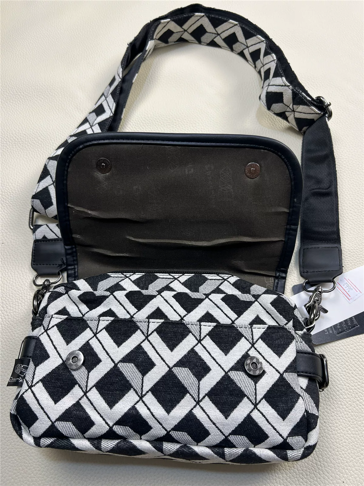 Túi đeo vai unisex vải canvas phong cách Hàn Quốc thời trang ba ngăn, họa tiết ca rô đen trắng, balo đeo chéo ngoài trời, túi nam