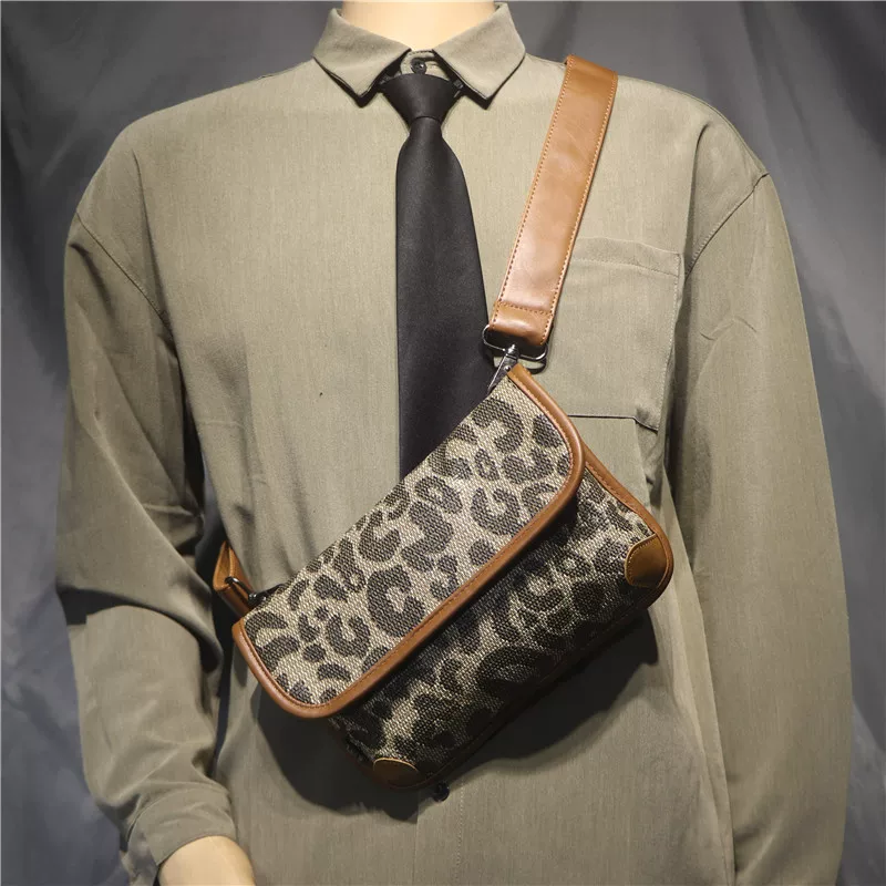 Túi đeo chéo unisex họa tiết da báo Threebox túi nhỏ hợp thời trang có nắp lật thông thường túi đeo vai phong cách Nhật Bản túi đựng điện thoại dập nổi